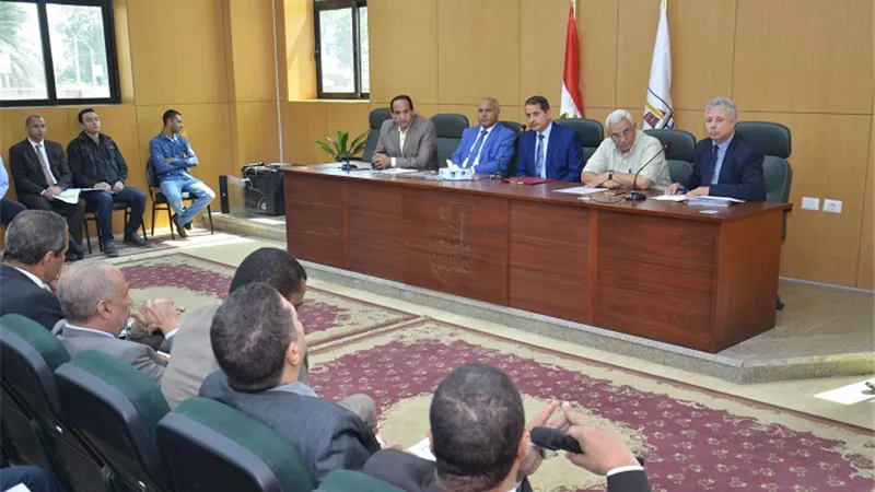 بحث شكاوى مواطني بنى سويف خلال اللقاء المفتوح