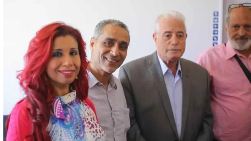 سياحة مصر توزع حقائب مدرسية على طلاب نويبع