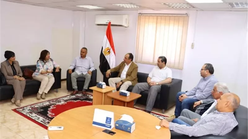 شيمي: توسعات صناعية وفندقية في دمياط