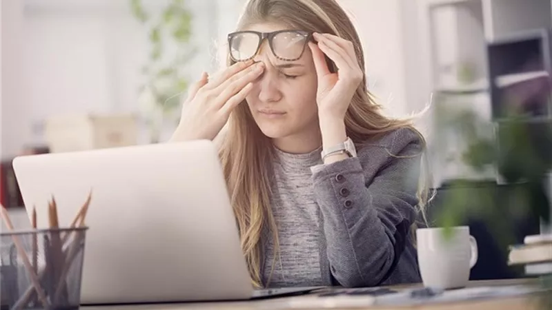 نصائح للحفاظ على صحة العين عند استخدام الشاشات