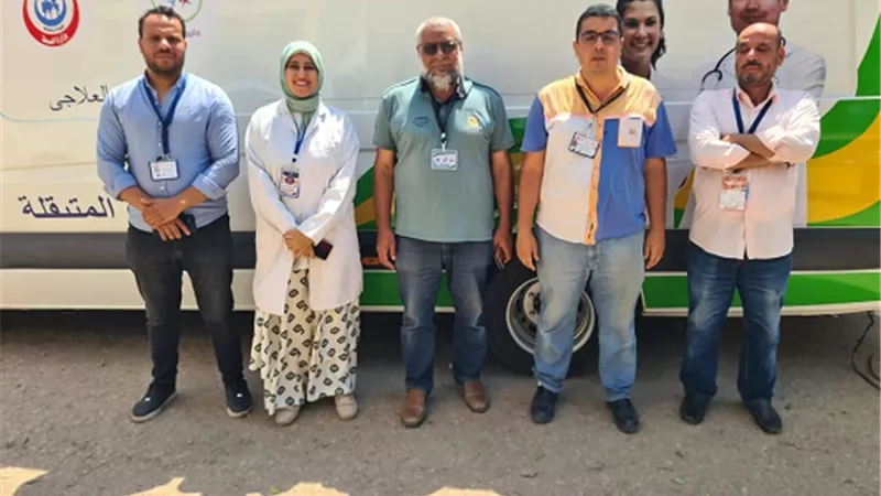٧٠٠ استفادوا فى قافلتين بقريتي المختار والعمدة بكفر الدوار