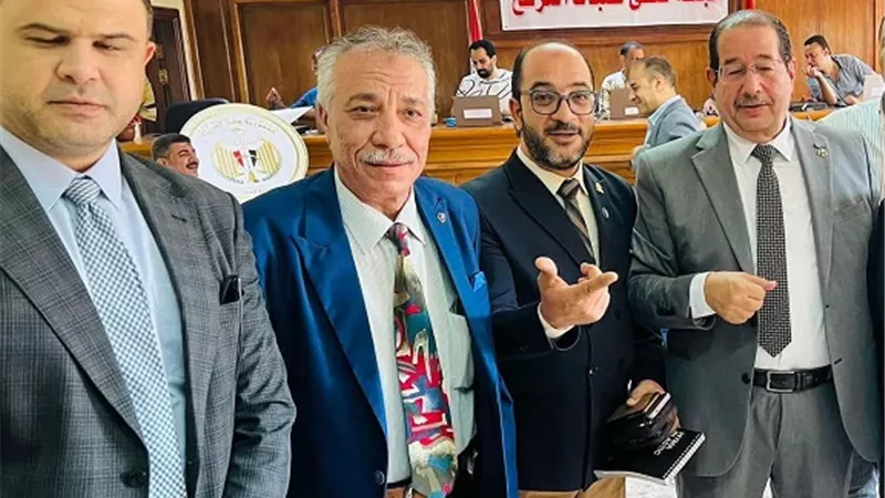 نقيب المحامين يقدم أوراق مرشحى الشيوخ مبكرًا