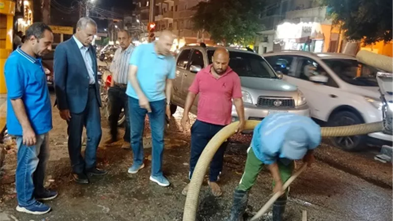محافظ بني سويف يوجه بسرعة إصلاح كسر مفاجئ بماسورة مياه رئيسية