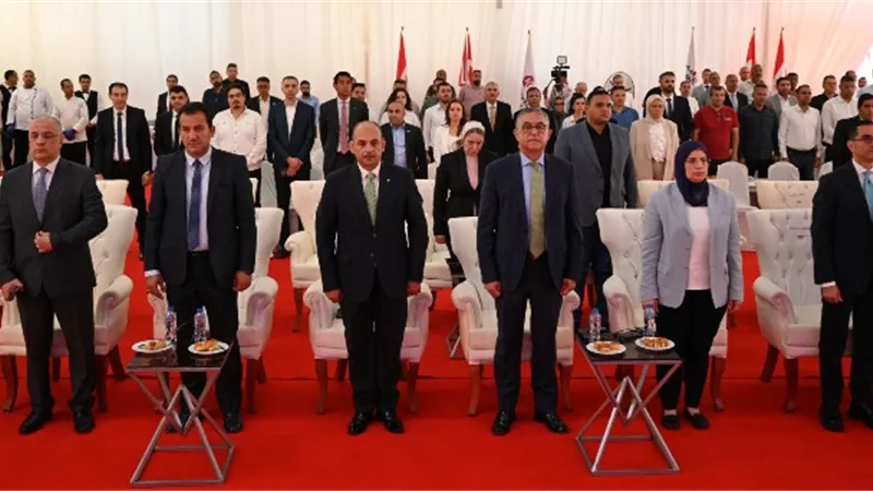 رئيس جهاز العاشر من رمضان يضع حجر الأساس لأحدث المصانع.. بالصور
