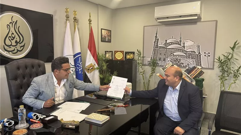 حزب الوعي يسلم مرشحية خطابات الترشح للشيوخ
