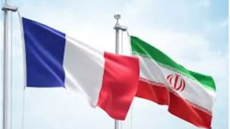 باريس تعرب عن قلقها بعد فقدان سائح فرنسي في إيران