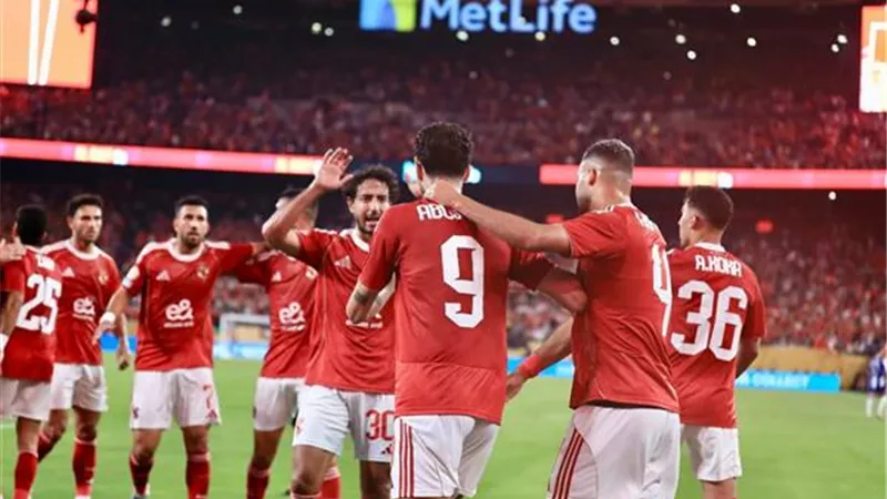 الأهلي يدرس سفر كباكا وعابدين وبستانجي لمعسكر تونس