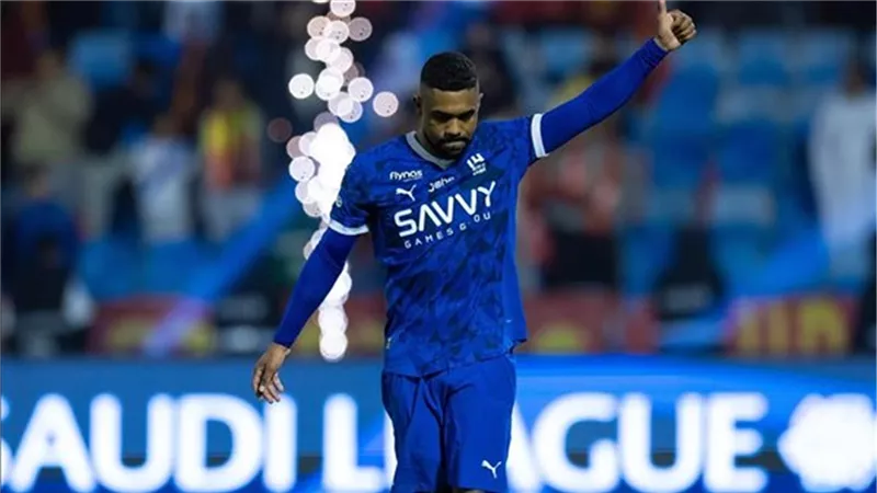 وكيل مالكوم يحسم موقفه من الرحيل عن الهلال السعودي