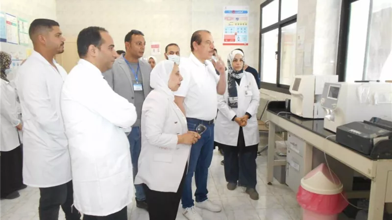 وزير الصحة يتفقد منشآت طبية بالإسماعيلية ويوجه بمكافآت للمتميزين