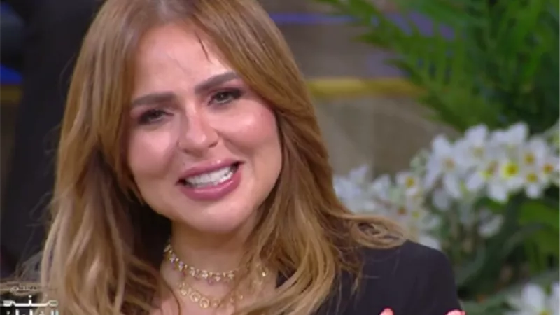 تفاصيل إتهام مها الصغير بنسب لوحة دنماركية شهيرة لها