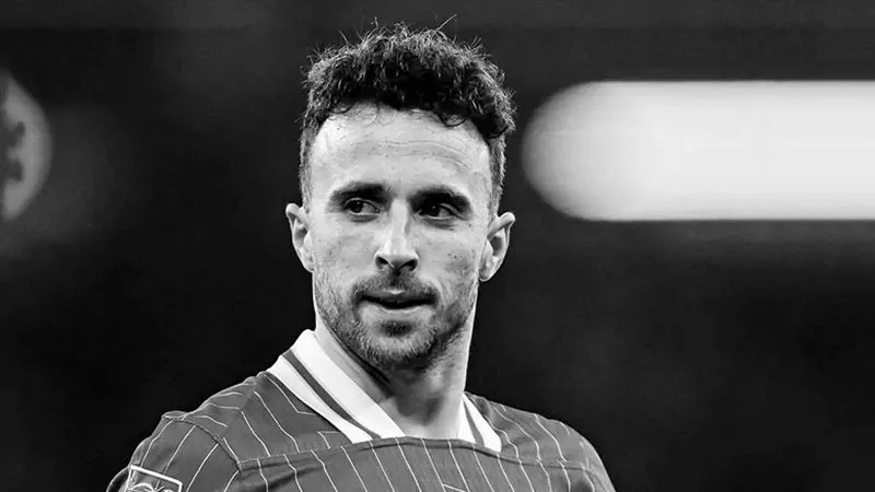 مانشستر يونايتد يمنح فرنانديز ودالوت أجازة طويلة حدادًا على جوتا