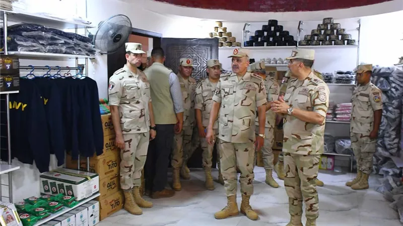 رئيس الأركان يتفقد المنظومة التعليمية بمعهد ضباط الصف المعلمين