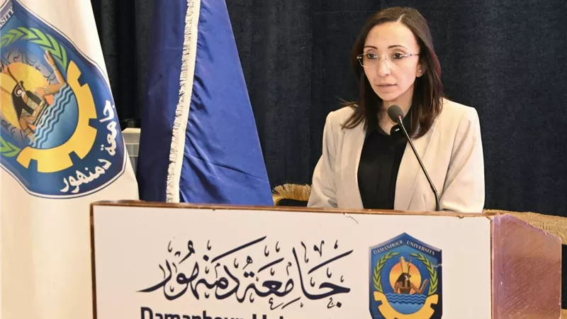 محافظ البحيرة ورئيس الجامعة يفتتحان الملتقى التوظيفي لكلية الطب