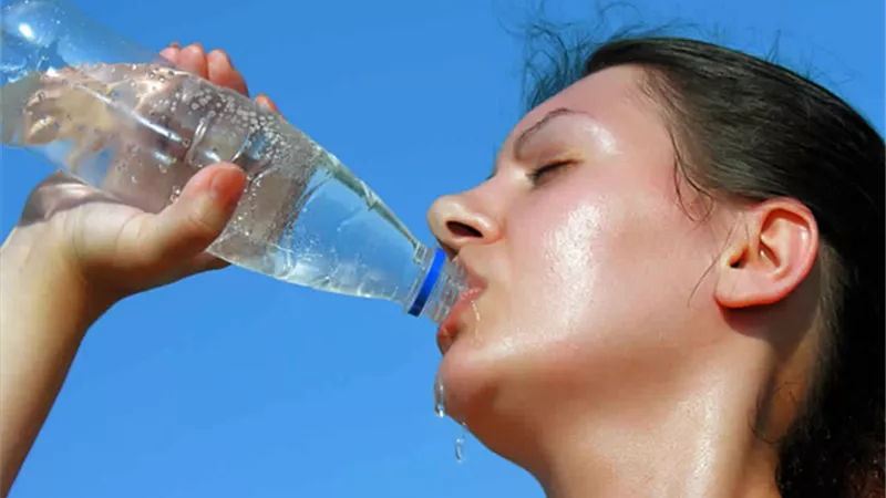 من أول دقيقة..هذا ما تفعله الحرارة المرتفعة بجسمك؟