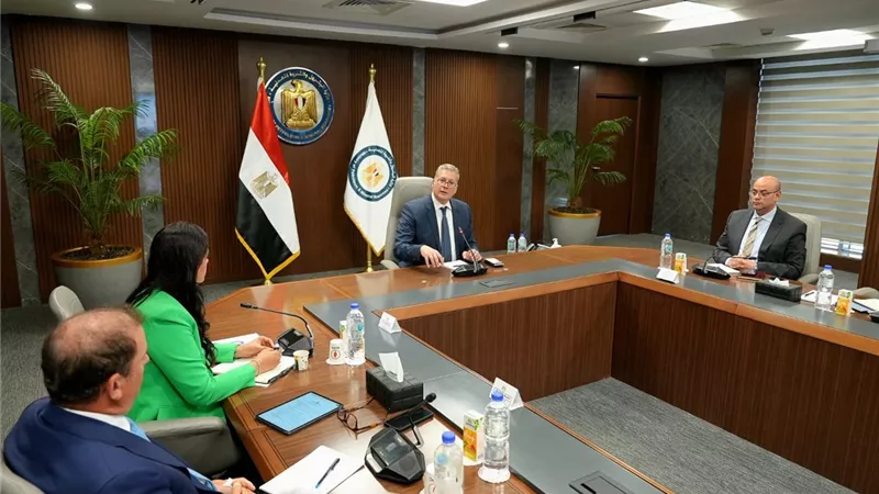 وزير البترول: مشروعات مسح جوي لتحديد الإمكانات التعدينية في مصر