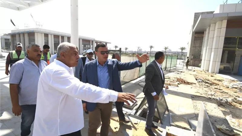 وزير الإسكان يتفقد المنطقة الاستثمارية ومشروع حدائق تلال الفسطاط