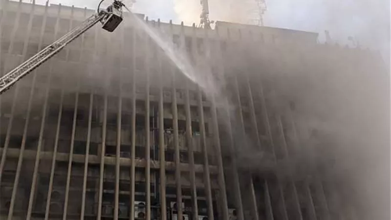 النيابة العامة تباشر التحقيقات في واقعة حريق مبنى سنترال رمسيس