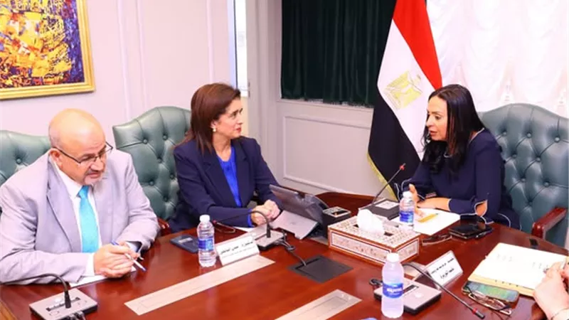 وزيرة التضامن تستقبل المدير الإقليمي لمنظمة الصحة العالمية لشرق المتوسط