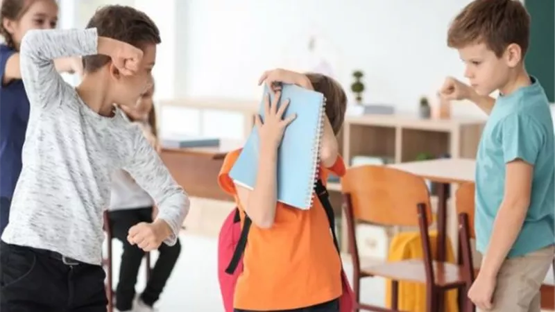 بودكاست عزيزتي المرأة .. علاج الطفل المتنمر