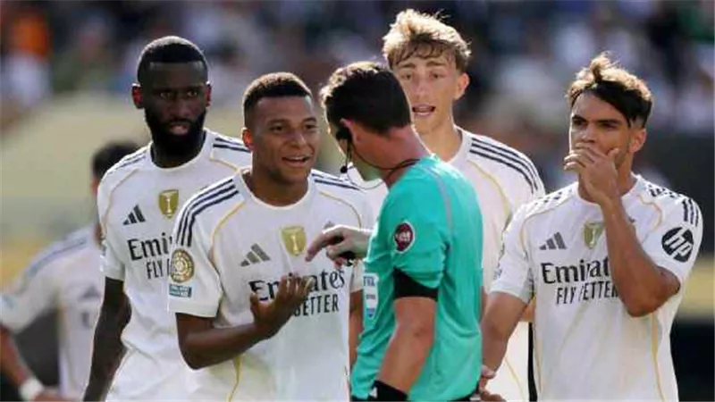 ريال مدريد ينجو من أزمة قبل مواجهة باريس