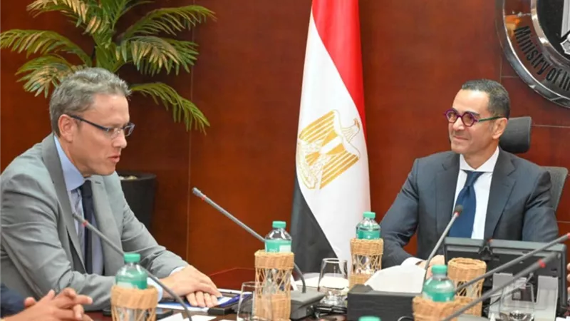وزير الاستثمار يلتقى وفد شركة ببسيكو العالمية