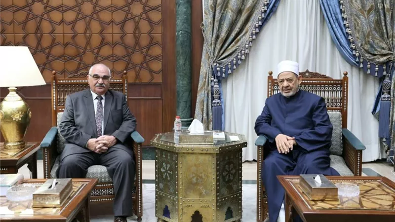 شيخ الأزهر يستقبل رئيس هيئة قضايا الدولة ويهنئه بمنصبه الجديد
