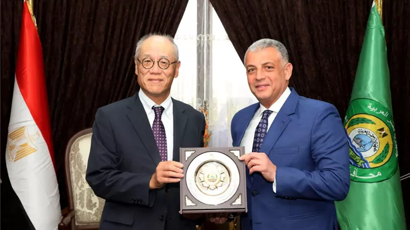 الإسماعيليةبوابةاليابان لأفريقيا:المحافظ مع السفيرلتعزيزالاستثمار