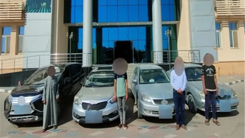 ضبط 4 أشخاص استعرضوا بسياراتهم وعطلوا الحركة المرورية بأطفيح