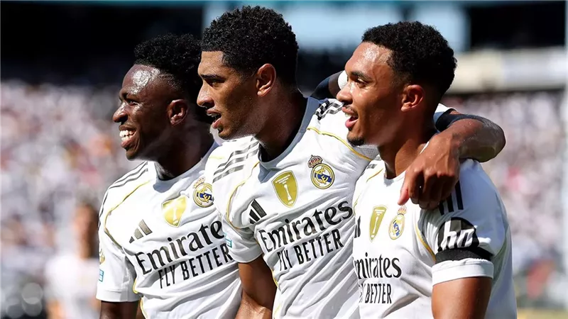 دكة بدلاء ريال مدريد أمام باريس سان جيرمان