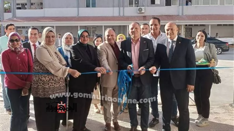رئيس جامعة دمياط يفتتح معرض مشروعات تخرج طلاب الفنون التطبيقية
