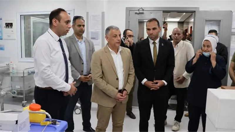 محافظ الإسماعيلية يشيد بالخدمات الطبية في مستشفى القصاصين التخصصي