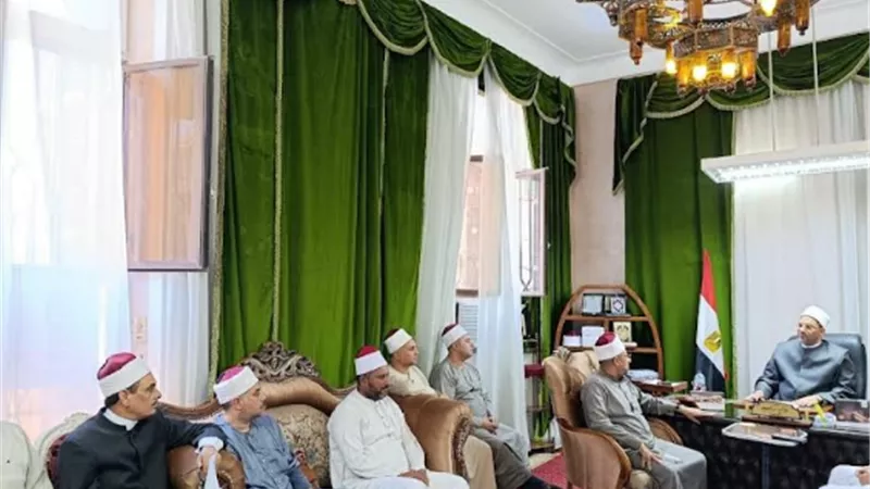 التأكد من الالتزام والانضباط التام داخل جميع مساجد الاسكندرية