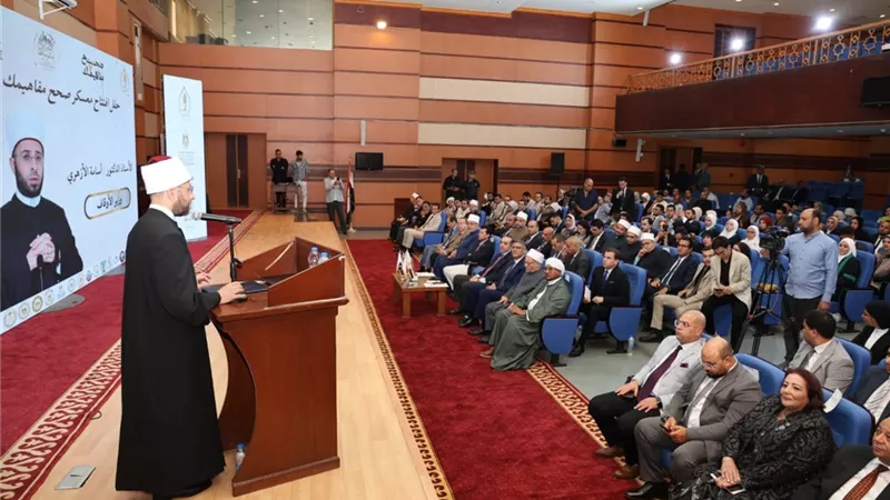وزير الأوقاف يفتتح معسكر
