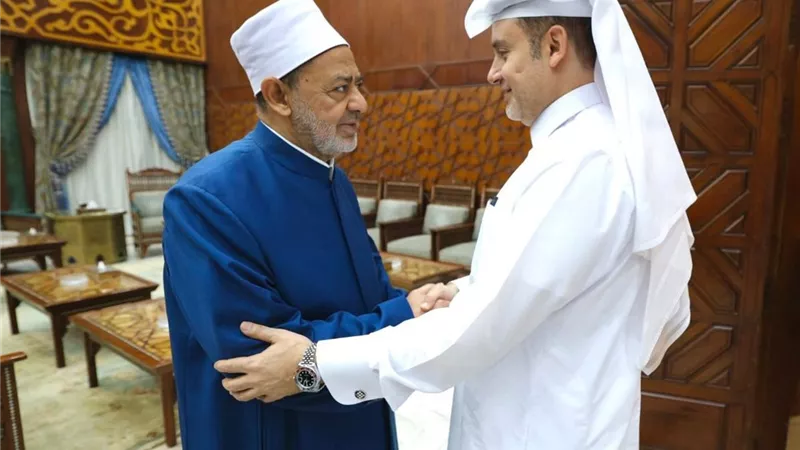 شيخ الأزهر يستقبل سفير قطر ويناقشان سُبُل تعزيز العلاقات