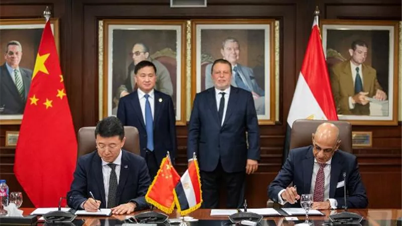 محافظ المركزي ونظيره الصيني يشهدان توقيع 3 مذكرات للتعاون المشترك