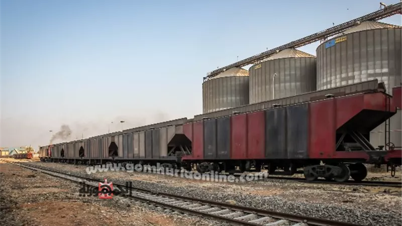 نقل ٢٤٥٥ طن قمح من ميناء دمياط إلى صوامع شبرا