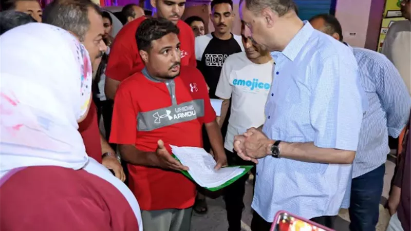 محافظ سوهاج يتفقد شوارع مدينة ناصر والقيسارية