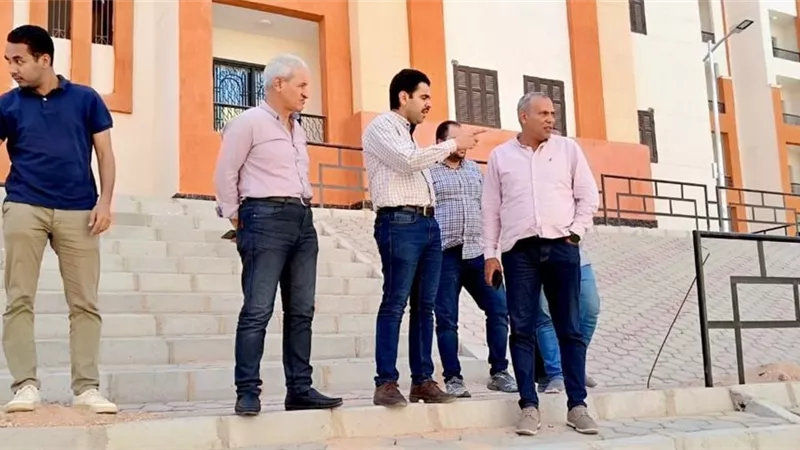 وزير الإسكان يتابع مشروعات سكن لكل المصريين بالعبور