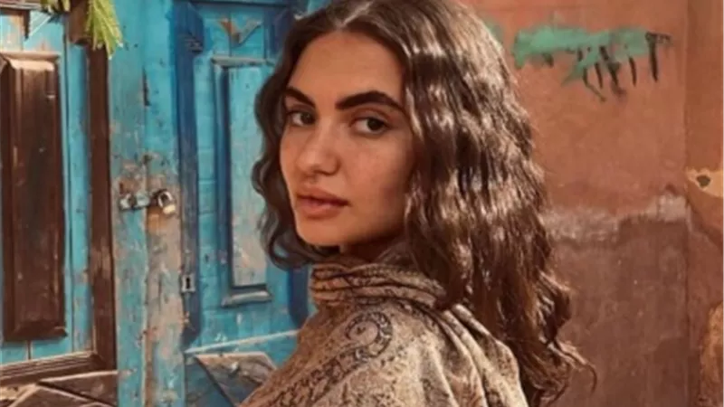بطلة 
