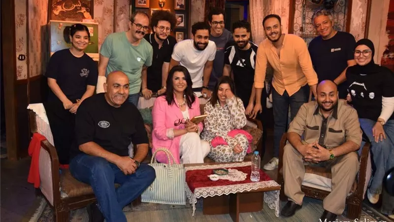منى الشاذلي وشريهان وسامح حسين في يحضرون 