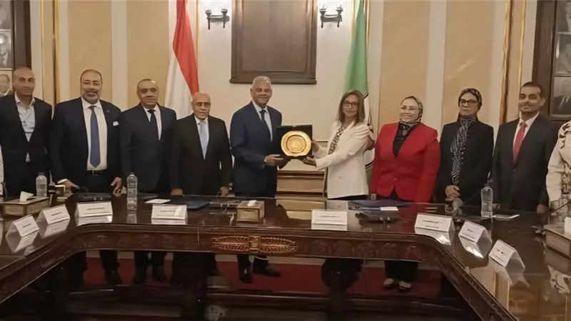 بروتوكول تعاون بين جامعة القاهرة واتحاد شركات التأمين المصرية