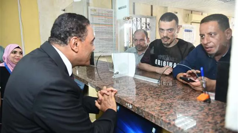 محافظ مطروح يافقد عدد من الإدارات الخدمية بمركز ومدينة العلمين