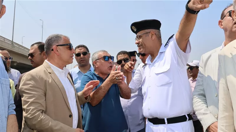 محافظ الإسماعيلية: خطة لتحويل التل الكبير والقصاصين لنموذج مروري
