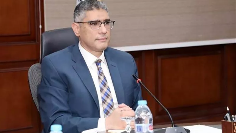 محافظ الجيزة يتابع موقف مشروعات مياه الشرب والصرف الصحي