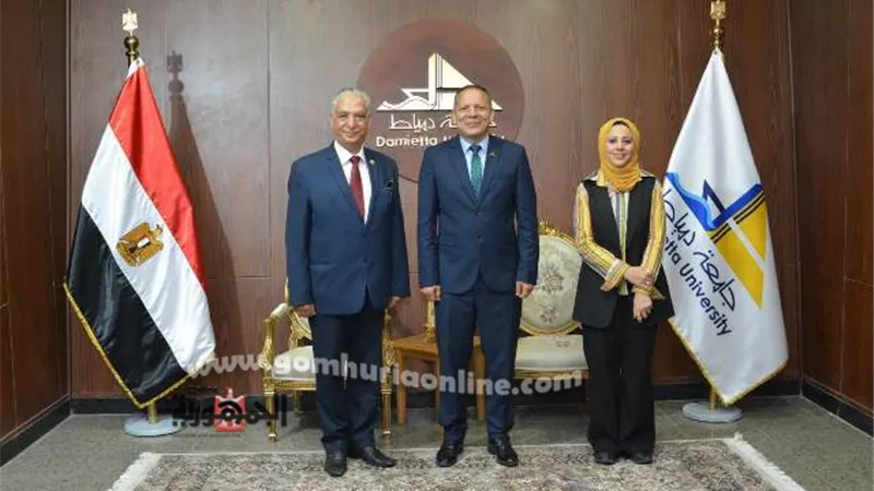 حمدان يستقبل عميد كلية الآثار بجامعة القاهرة