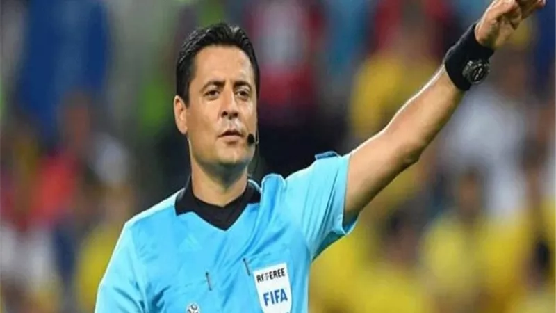 علي رضا فغاني يدير مباراة نهائي كأس العالم للأندية