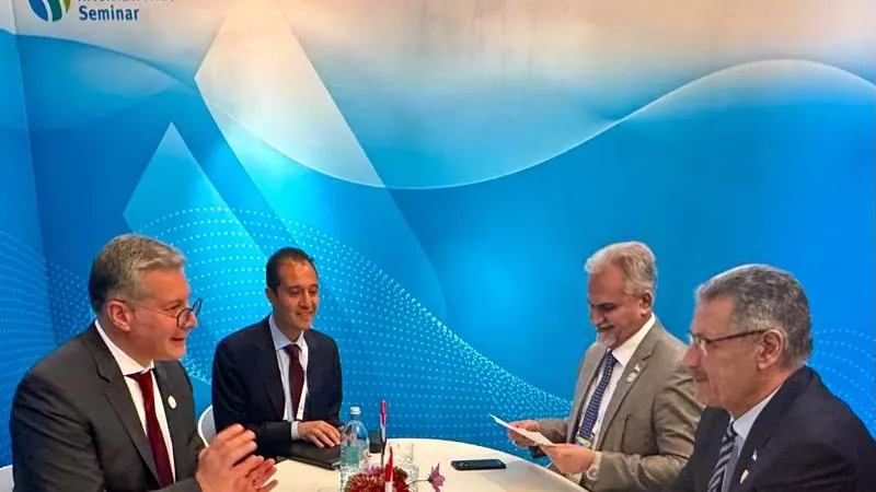 وزير البترول يبحث مع نظيره العراقي تعزيز التعاون في مجال التكرير