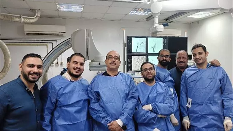 فريق طبى بمسشفيات جامعة أسيوط ينجح في إنقاذ حياه مريض