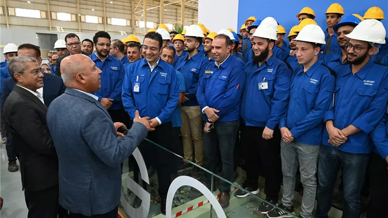 الوزير يضع حجر الأساس لمصنع لإنتاج الثلاجات والديب فريزر
