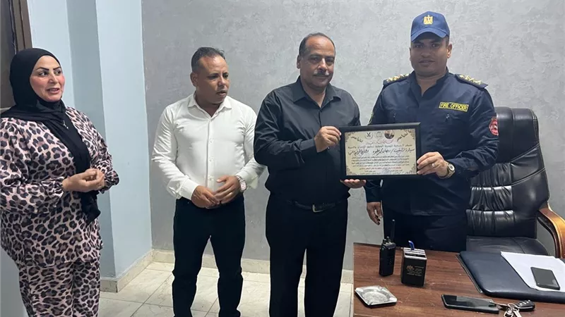 تكريم رئيس فرع الحماية المدنية بمركز سمالوط